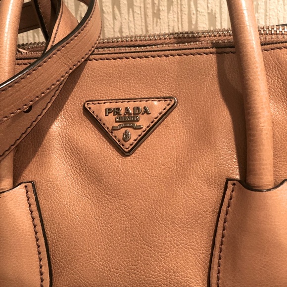 Authentic Prada Milano Leather Double Zip Tote - Picture 2 of 13